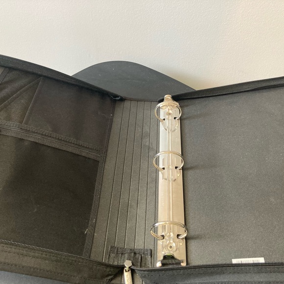 Mead Five Star zippered binder - Picture 2 of 2